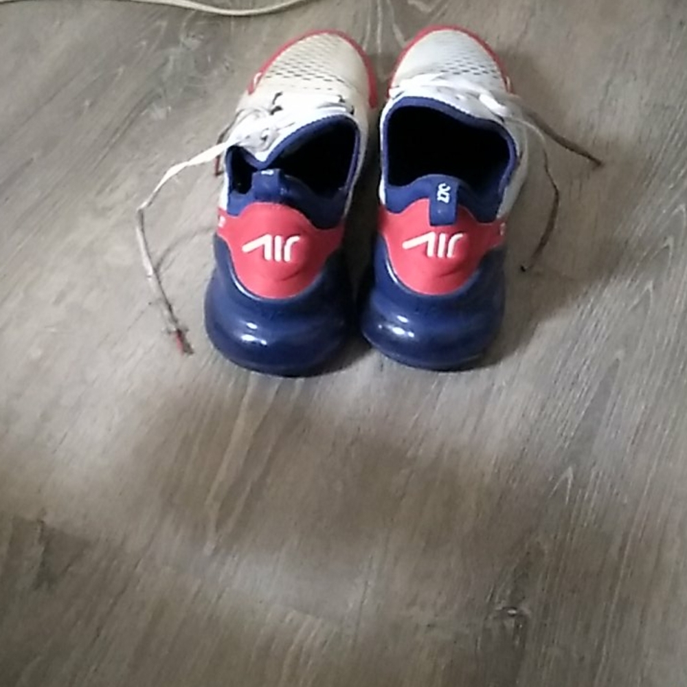 Air Max - Picture 3 of 4